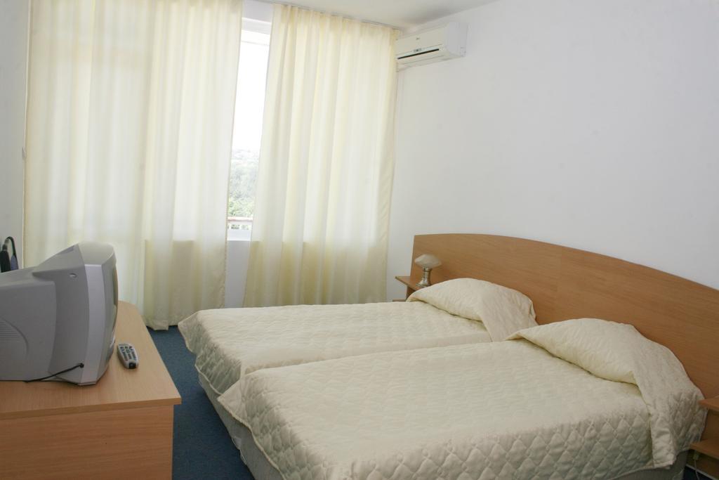Geolog Hotel St Constantin et Helena Extérieur photo